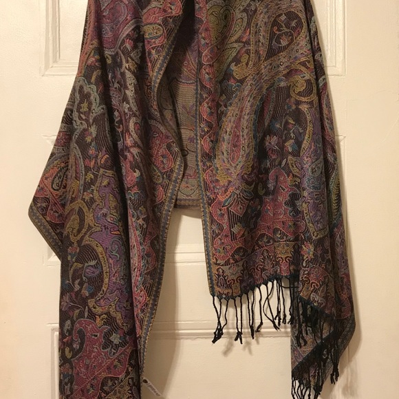 NWOT. Modern Expressions Multicolor Paisley scarf. - Picture 5 of 8